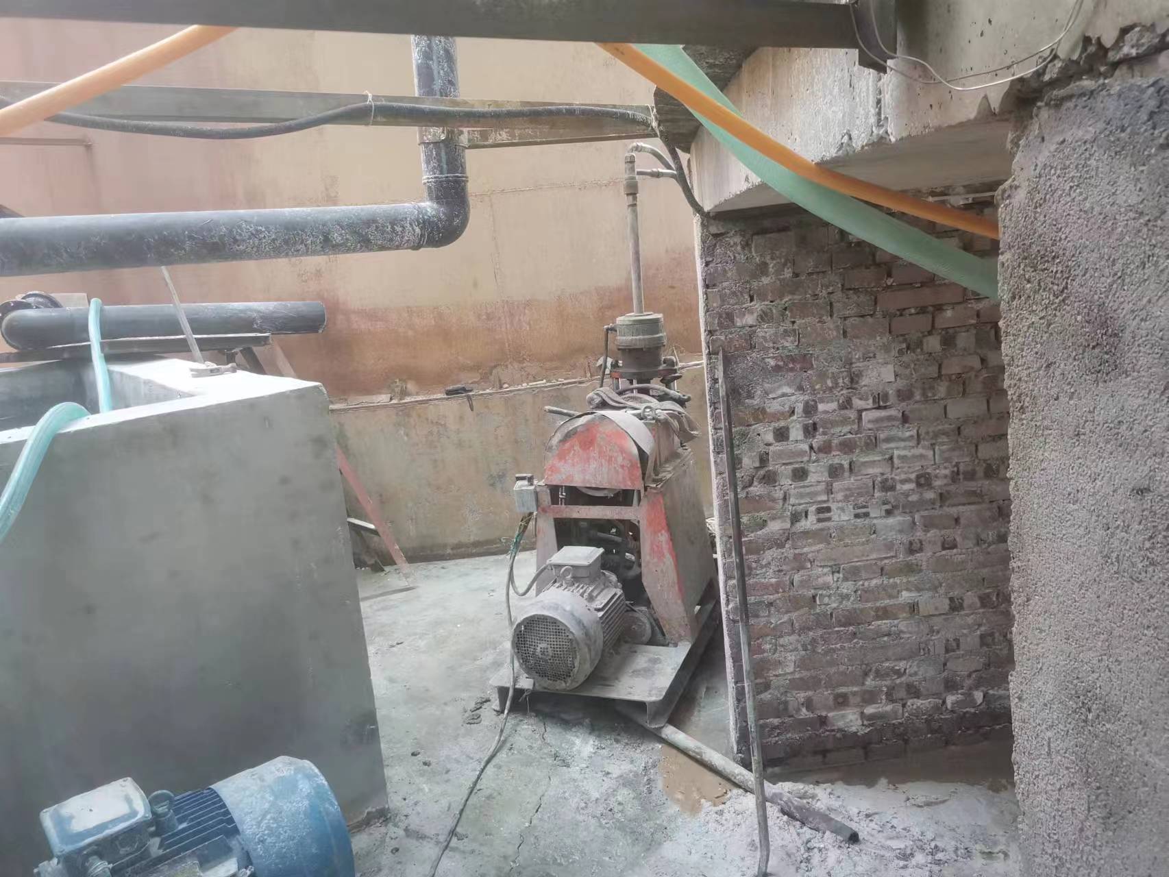 运粮湖管理区设备基础注浆